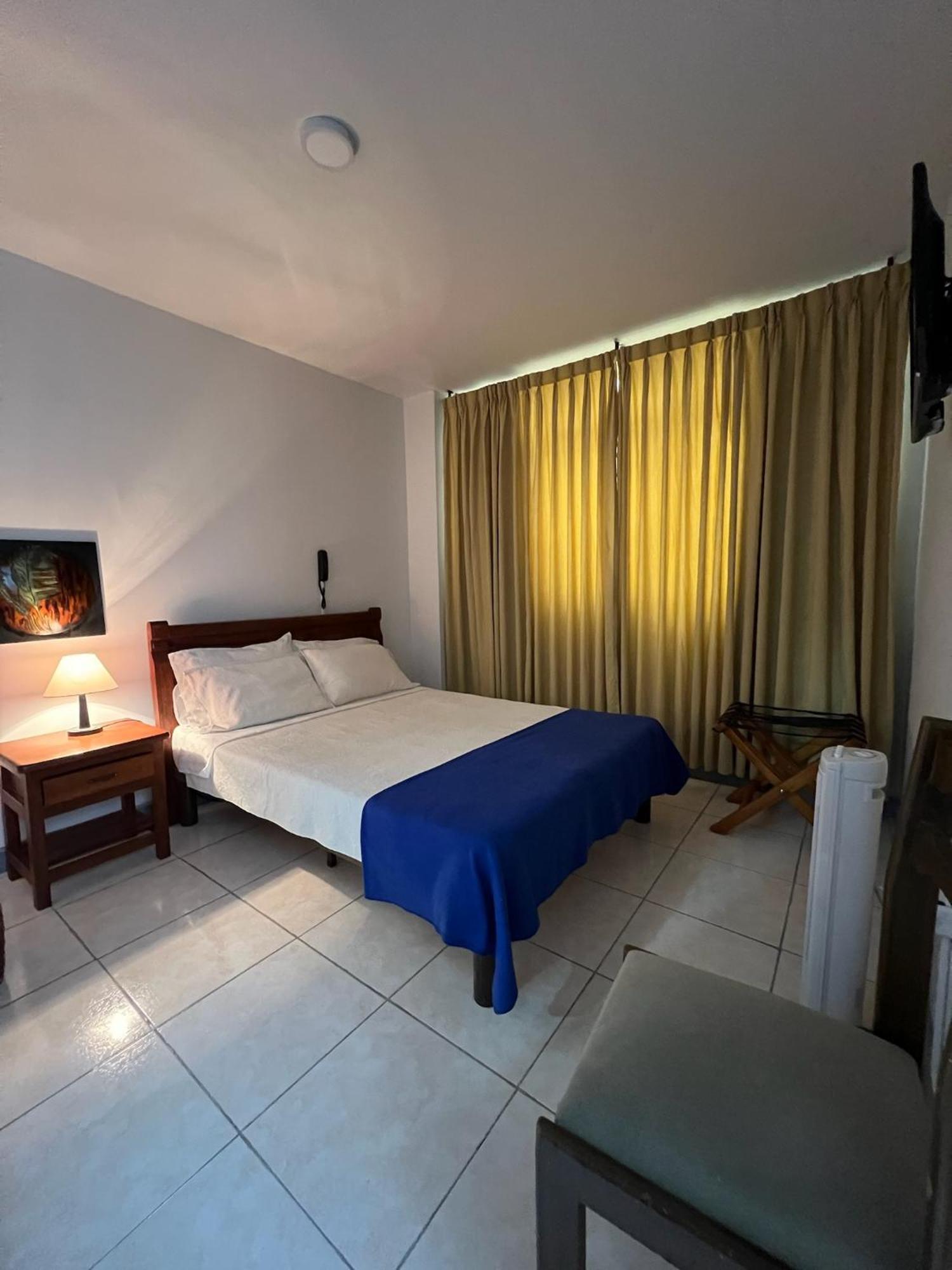 Hotel Armenia Centro Esterno foto