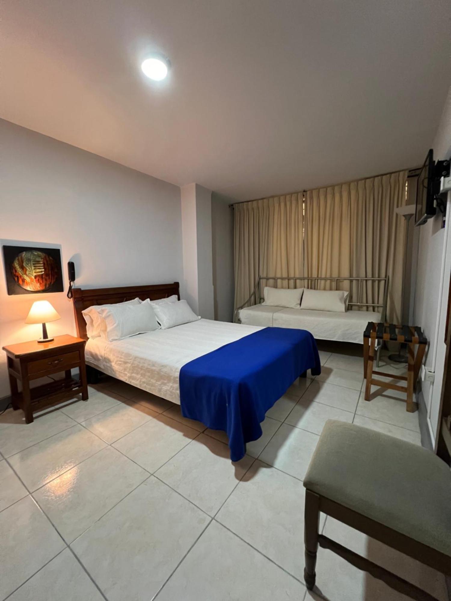 Hotel Armenia Centro Esterno foto